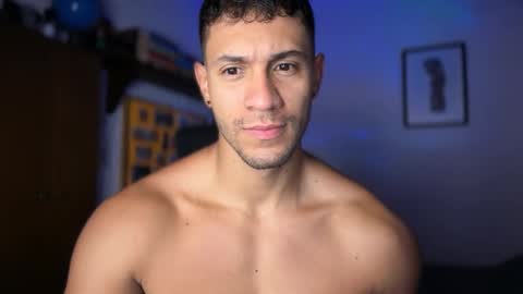 Snapshot of larry_jones chatting on October 15, 1:44 pm andrew online show from October 15, 1:44 pm