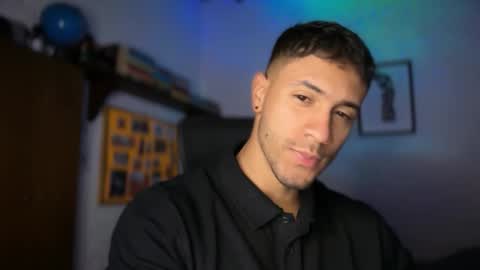 Snapshot of larry_jones chatting on October 16, 1:34 pm andrew online show from October 16, 1:34 pm