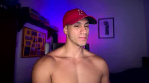 Snapshot of larry_jones chatting on October 27, 11:31 pm andrew online show from October 27, 11:31 pm