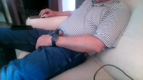 Snapshot of larryj007 chatting on July 16, 4:02 pm larryj007 online show from July 16, 4:02 pm