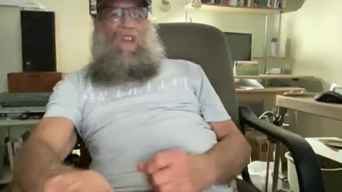 chris online show from May 17, 2:09 am