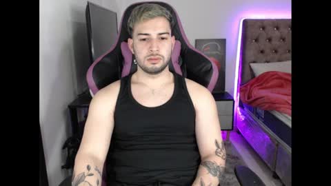 Snapshot of latam_ chatting on December 21, 4:09 am YOUR BABY online show from December 21, 4:09 am