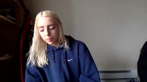 Roxy blue online show from March 5, 6:15 pm