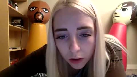 Roxy blue online show from March 13, 5:47 am