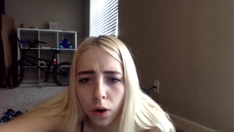 Roxy blue online show from March 13, 5:52 pm