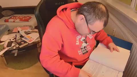 latexboy893 online show from December 4, 5:10 pm