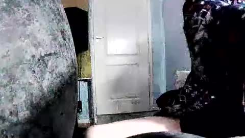 latexchris77 online show from February 19, 9:27 am