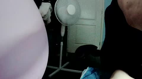 latexchris77 online show from August 3, 5:50 am