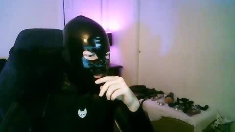 Snapshot of latexminheadroom chatting on October 5, 11:57 pm latexminheadroom online show from October 5, 11:57 pm