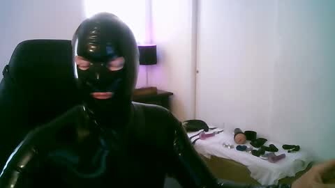 latexminheadroom online show from December 21, 8:27 pm