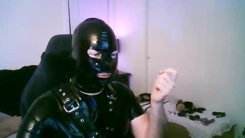 latexminheadroom online show from January 11, 7:24 am