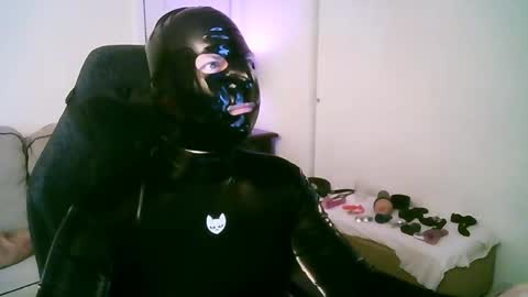 latexminheadroom online show from May 9, 1:44 am