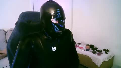 latexminheadroom online show from May 15, 11:01 pm