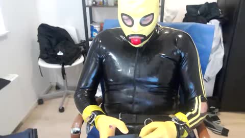 Snapshot of latexslaafboy2 chatting on February 27, 8:06 am latexslaafboy online show from February 27, 8:06 am