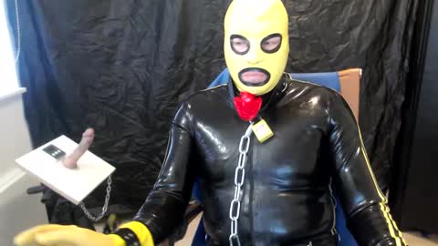 Snapshot of latexslaafboy2 chatting on March 3, 10:28 am latexslaafboy online show from March 3, 10:28 am