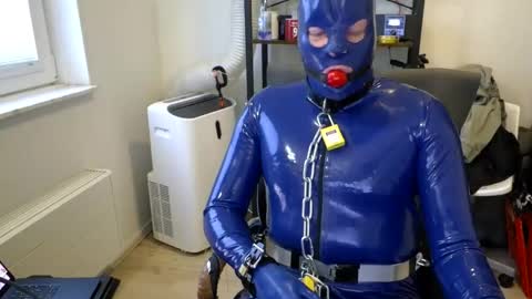Snapshot of latexslaafboy2 chatting on October 16, 7:09 am latexslaafboy online show from October 16, 7:09 am