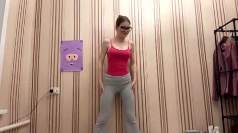 Mia online show from August 3, 7:28 pm