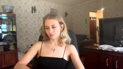 Amelia online show from February 28, 1:12 pm