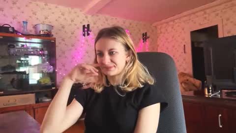 Amelia online show from March 13, 2:23 pm