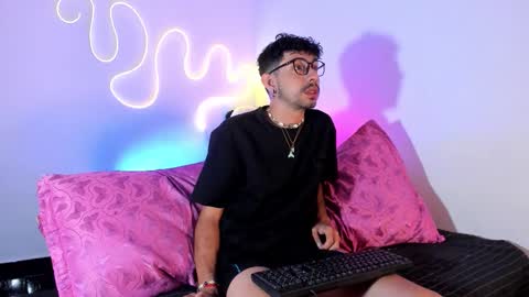 latin_bigcock21cm online show from March 25, 3:12 am