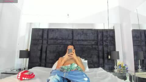Johana y Santiago online show from May 9, 5:23 am