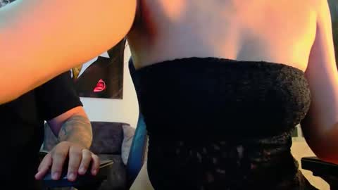 Snapshot of latin_couple77 chatting on April 15, 4:41 am Sara y Andy online show from April 15, 4:41 am