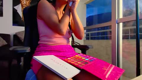 Snapshot of latin_couple77 chatting on April 22, 11:17 pm Sara y Andy online show from April 22, 11:17 pm