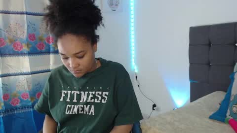 Snapshot of latin_rihanna_j chatting on May 12, 2:19 am karen online show from May 12, 2:19 am
