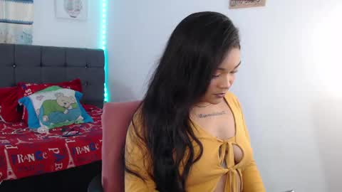 Snapshot of latin_rihanna_j chatting on May 27, 5:04 am karen online show from May 27, 5:04 am