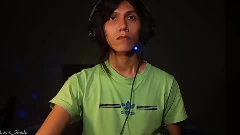 Snapshot of latin_shado chatting on November 20, 7:41 am Shado online show from November 20, 7:41 am