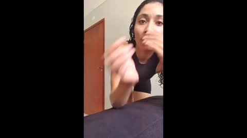 latina629929 online show from March 15, 6:25 pm