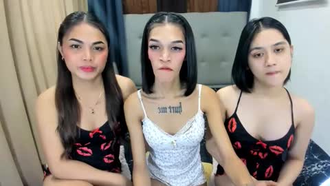 Snapshot of latina_goddes4uxxx chatting on February 22, 8:24 am ask me online show from February 22, 8:24 am