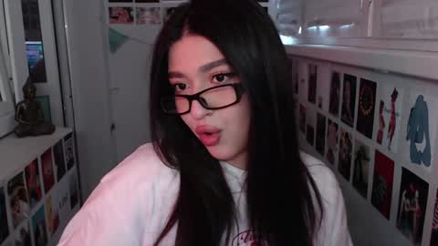 miiiiiiaaaa online show from January 12, 8:25 am