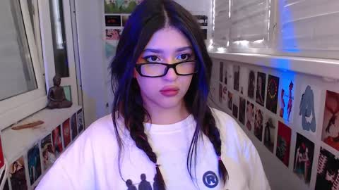 miiiiiiaaaa online show from February 11, 11:10 am