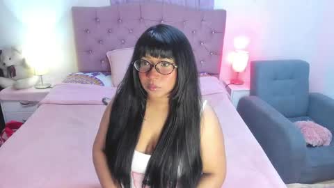 Snapshot of latinabombsheell chatting on May 30, 4:20 am Martina online show from May 30, 4:20 am