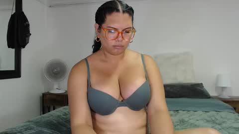 Snapshot of latinaflower_ts chatting on October 15, 6:41 pm FLOR SALVAJE online show from October 15, 6:41 pm