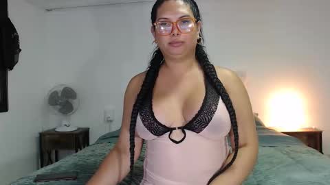 Snapshot of latinaflower_ts chatting on October 18, 12:02 am FLOR SALVAJE online show from October 18, 12:02 am