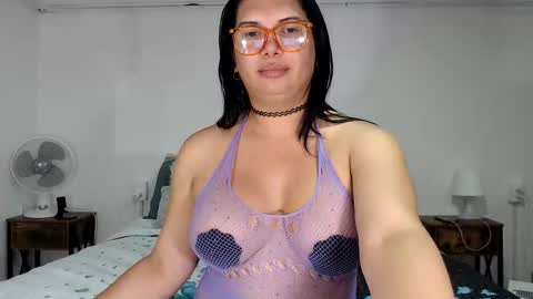 FLOR SALVAJE online show from June 7, 9:40 pm