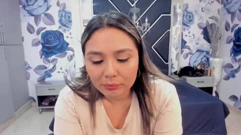 Snapshot of latinaholequeen chatting on October 6, 3:09 pm EMMA online show from October 6, 3:09 pm