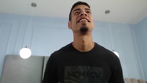latinbigcrazy online show from June 11, 1:05 am