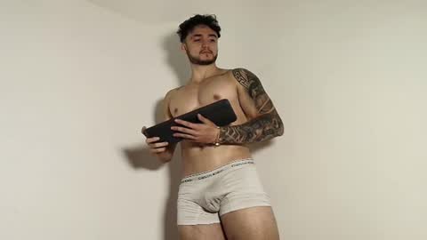 Snapshot of latinboyvip_ chatting on July 16, 4:02 pm LatinBoyVIP Colombian online show from July 16, 4:02 pm