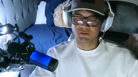 latinincognito online show from January 8, 7:54 am