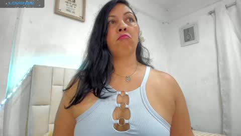 Snapshot of latinlove_sexygirls chatting on October 2, 2:07 am Vanessa online show from October 2, 2:07 am