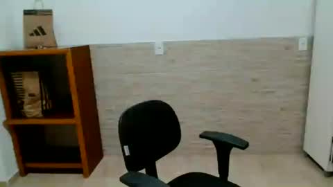 Snapshot of latinmarian chatting on June 15, 11:07 pm latinmarian online show from June 15, 11:07 pm