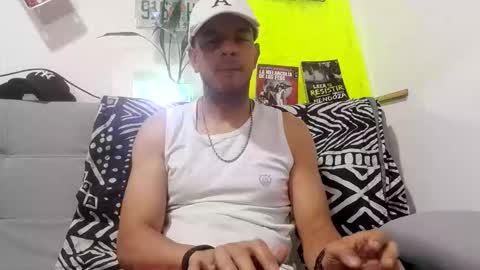 latinmartin254 online show from September 15, 2:33 am