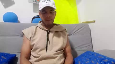 latinmartin254 online show from October 12, 2:16 pm