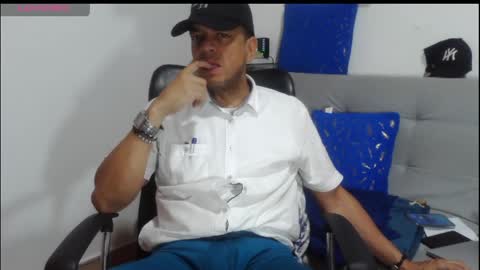 Snapshot of latinmartin254 chatting on April 11, 1:59 pm latinmartin254 online show from April 11, 1:59 pm