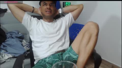 Snapshot of latinmartin254 chatting on April 15, 12:50 am latinmartin254 online show from April 15, 12:50 am