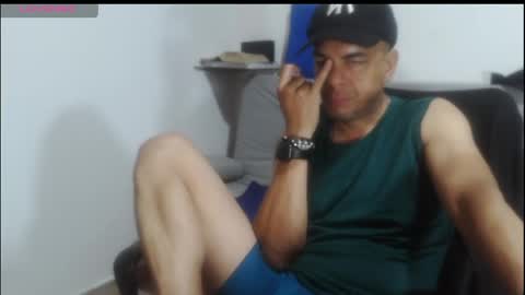Snapshot of latinmartin254 chatting on April 17, 1:08 am latinmartin254 online show from April 17, 1:08 am