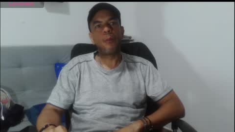 Snapshot of latinmartin254 chatting on April 19, 5:18 am latinmartin254 online show from April 19, 5:18 am